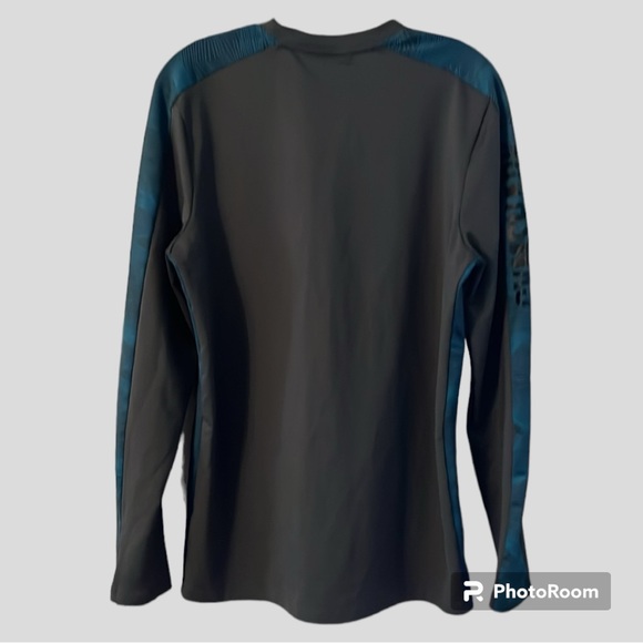 GYMSHARK Long Sleeve Pullover Shirt - Picture 5 of 7